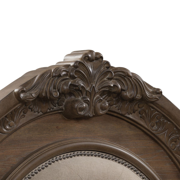 Carlisle Court Queen Poster Bed