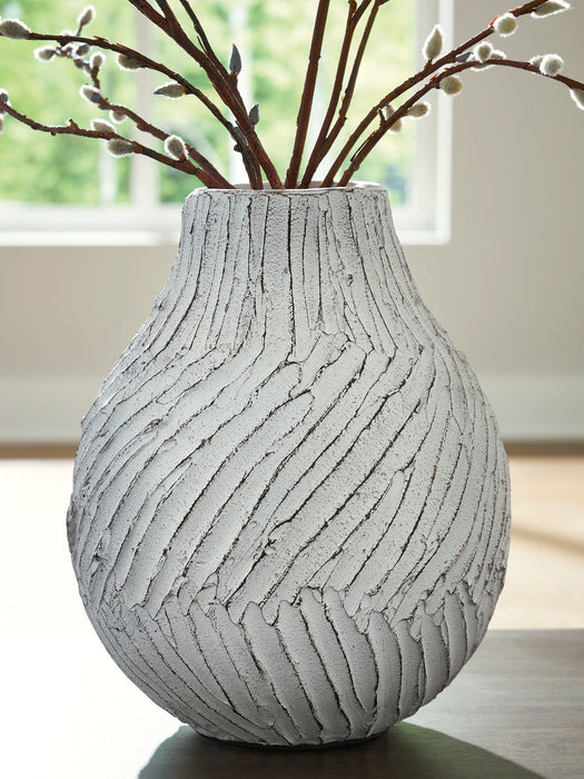Shelvie Vase