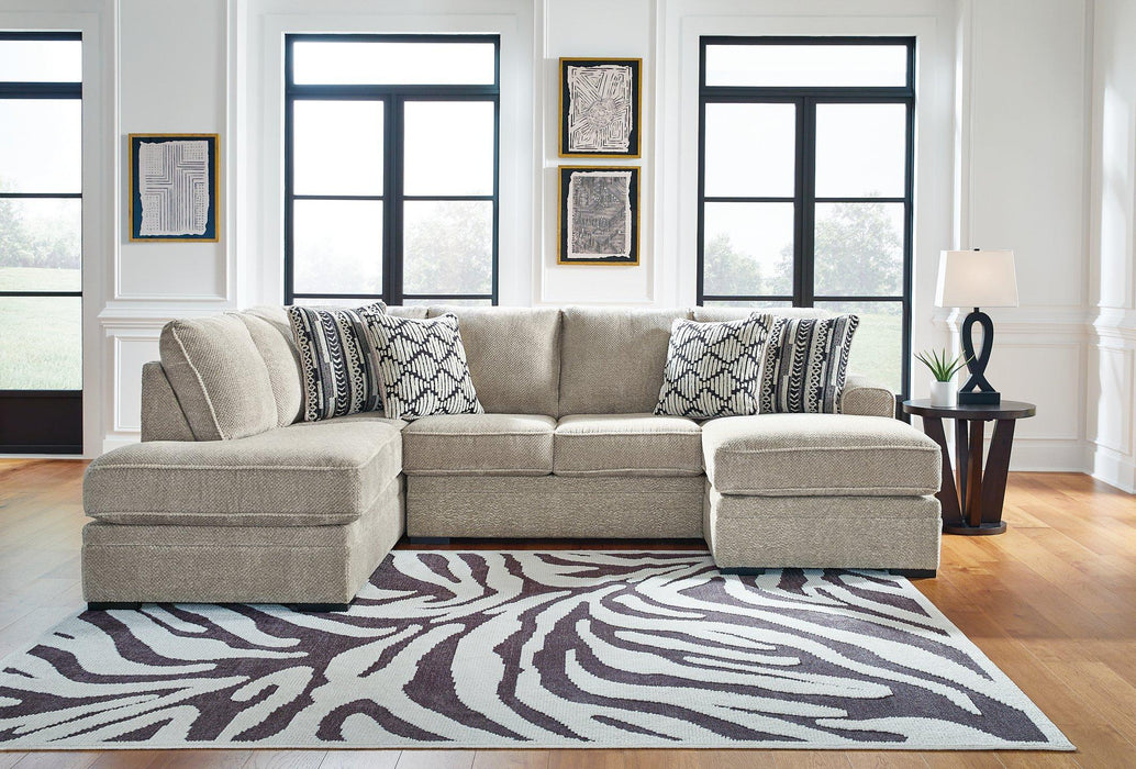 Calnita Sectional with Chaise