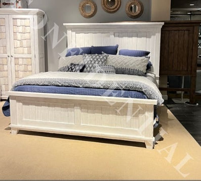 Liberty Furniture River Place King Panel Bed in Riverstone White image